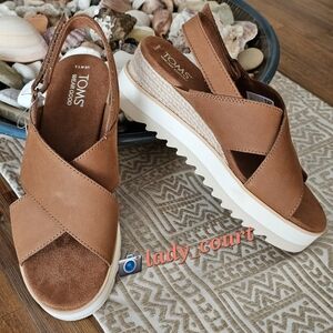 *NWT* TOMS Diana Crossover Platform Wedge Brown Sugar Leather Women's Size 7.5
